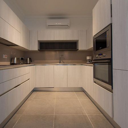 Seafront Luxury Apartment With Pool Sliema Eksteriør billede