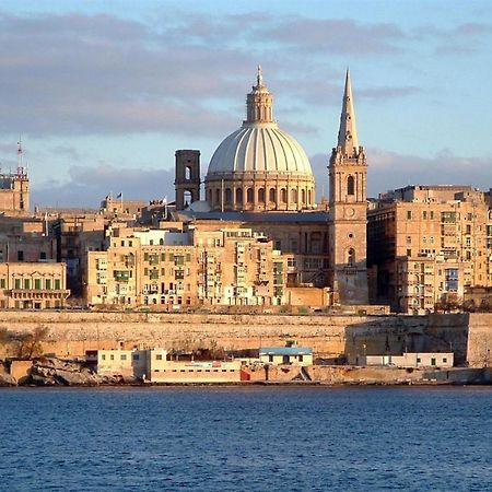 Seafront Luxury Apartment With Pool Sliema Eksteriør billede