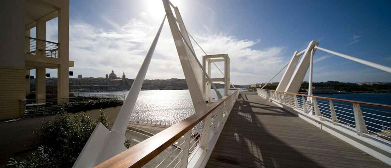 Seafront Luxury Apartment With Pool Sliema Eksteriør billede