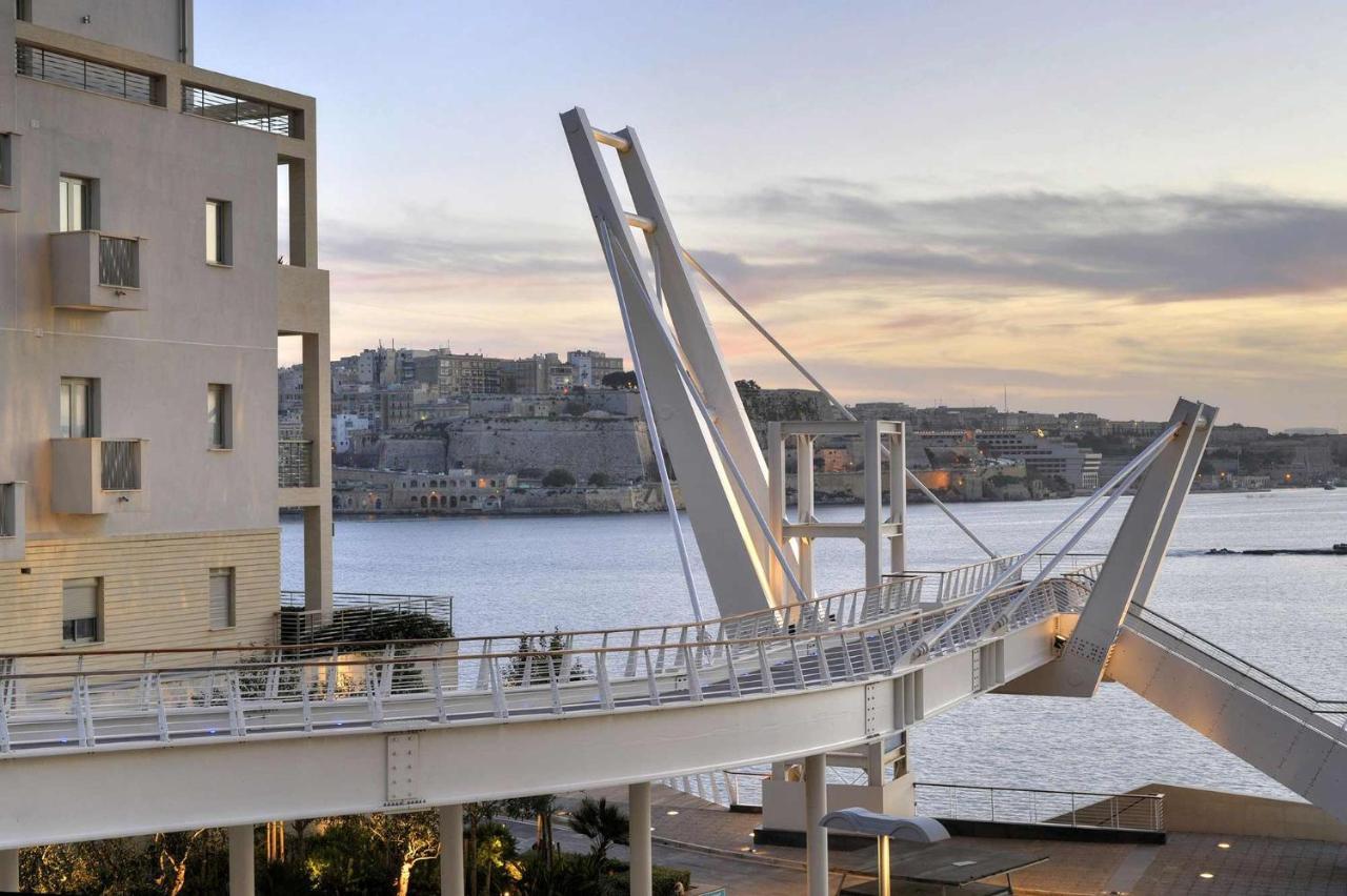 Seafront Luxury Apartment With Pool Sliema Eksteriør billede
