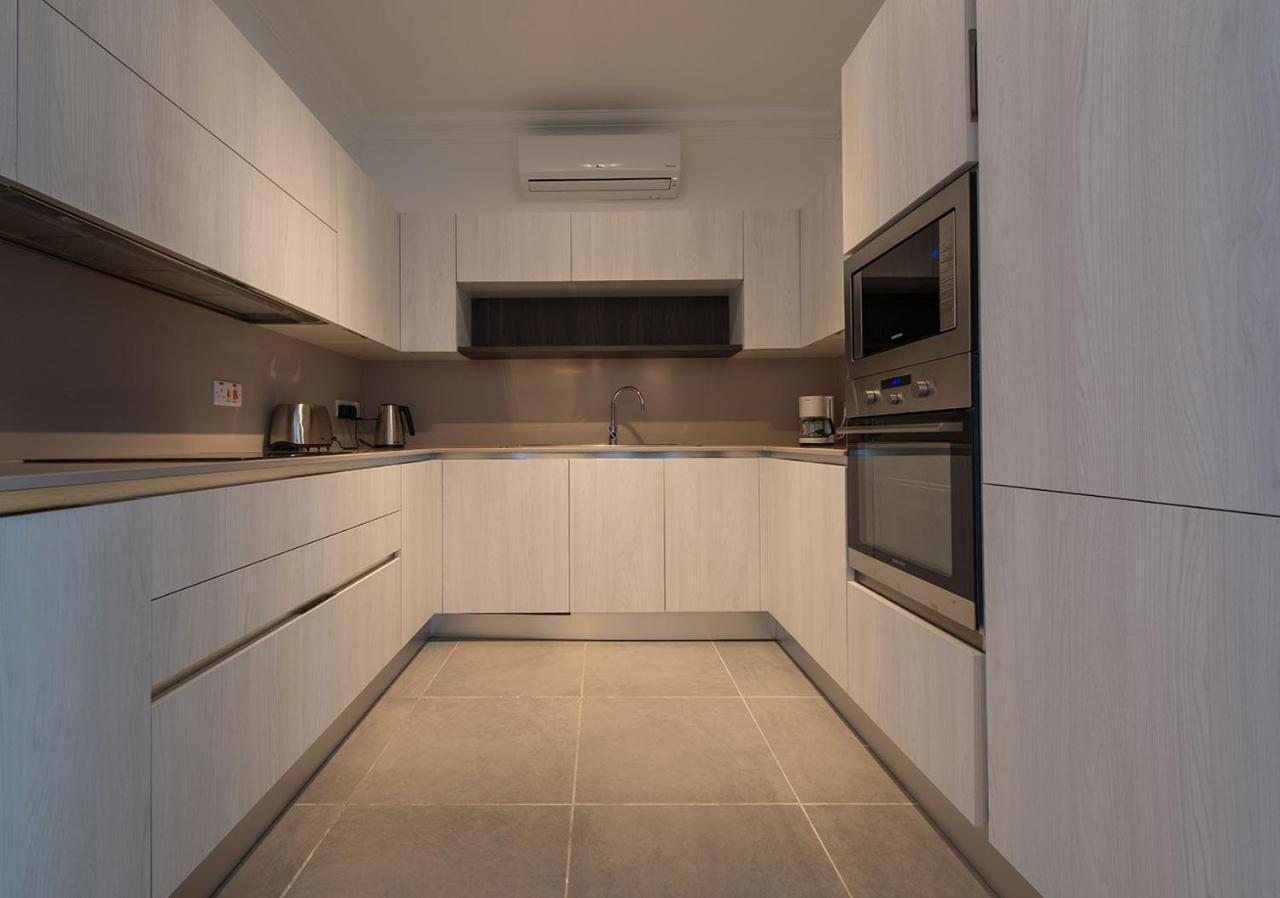 Seafront Luxury Apartment With Pool Sliema Eksteriør billede